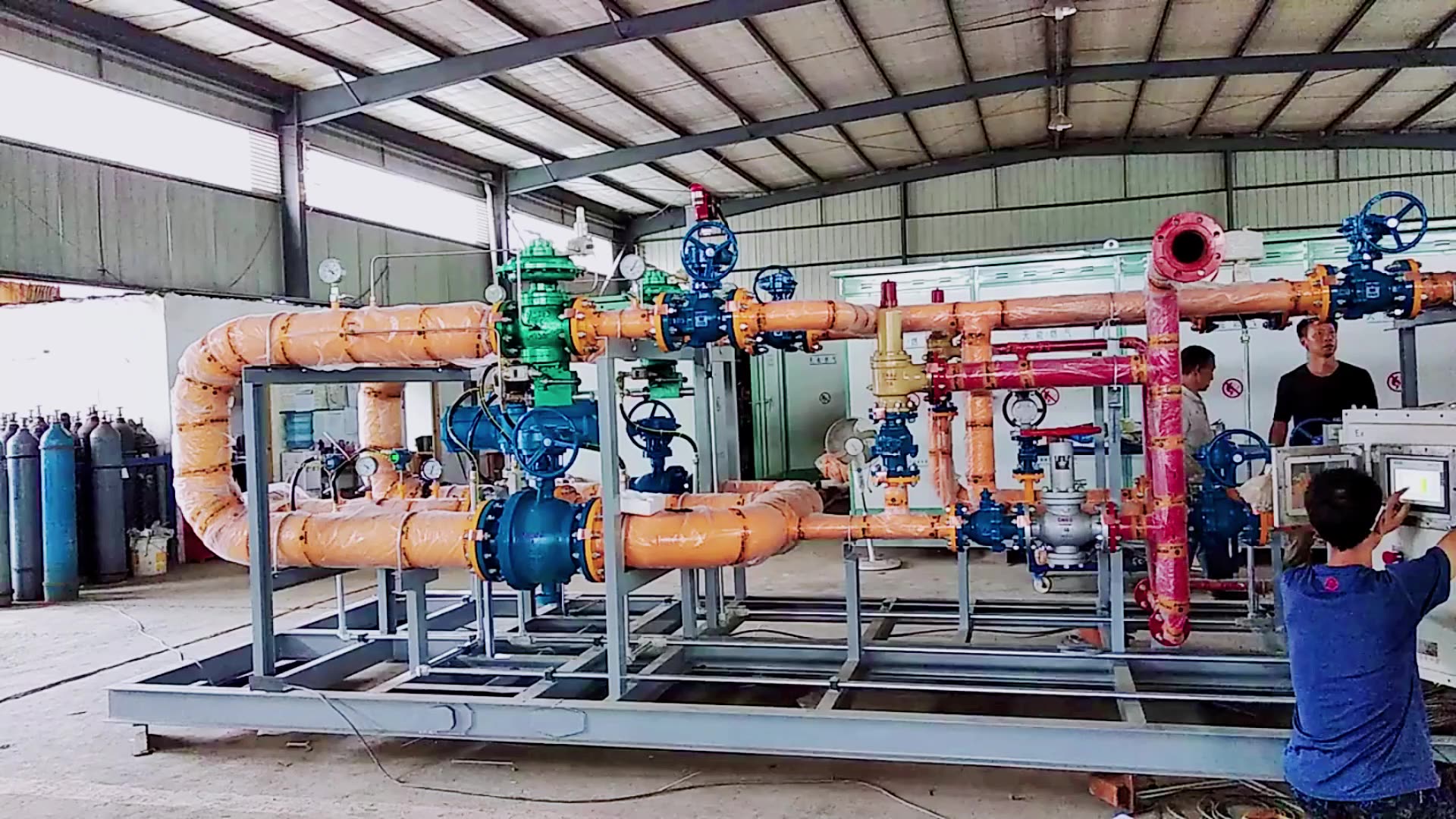 فني تركيب مضخات الكويت: اشطر فني مضخات الكويت 4 فني تركيب مضخات الكويت